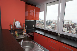 Кухня с балконом